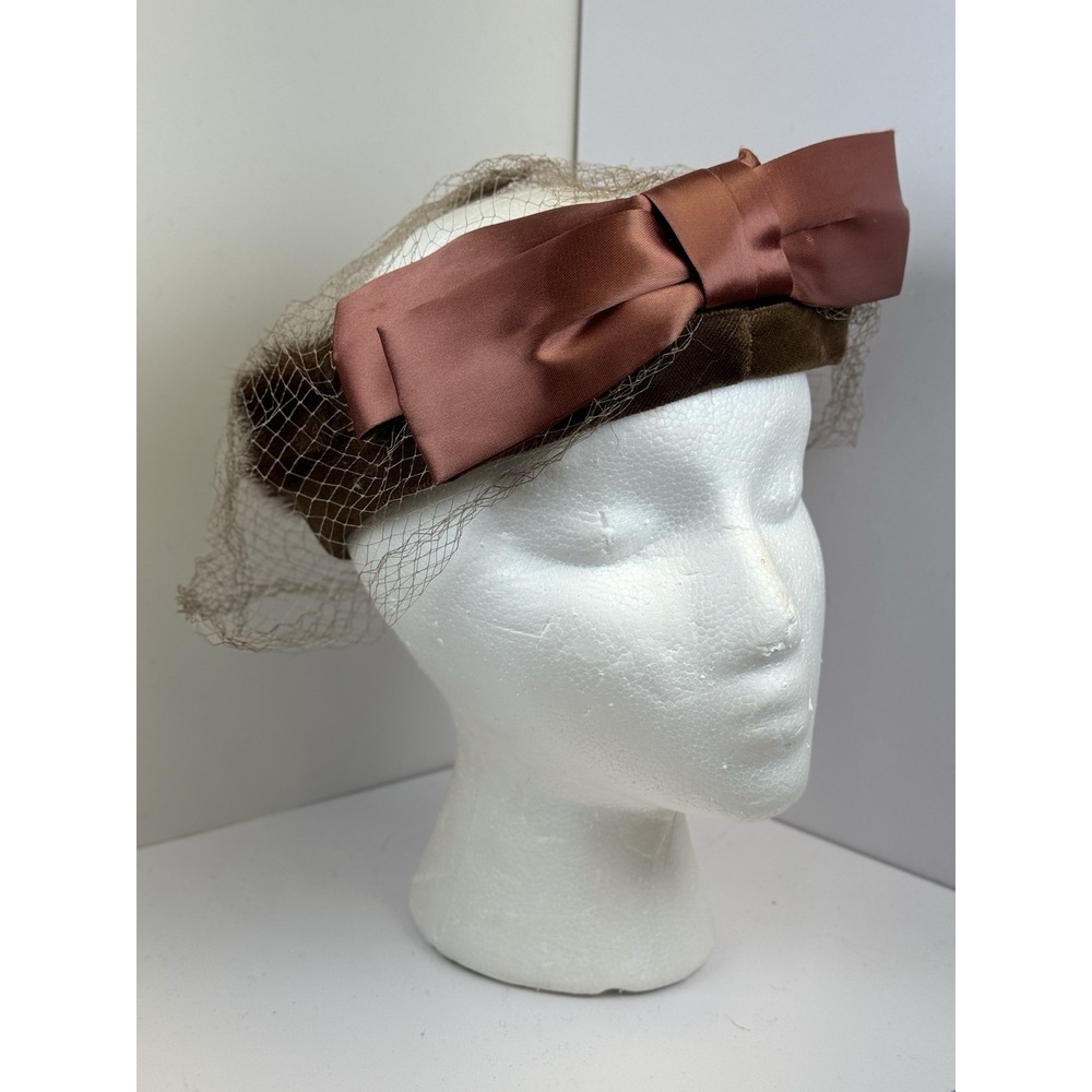 Vintage 1950s Mink‎ Fur Pillbox Hat w/ Netted Veil & Satin Bow – Elegant Retro